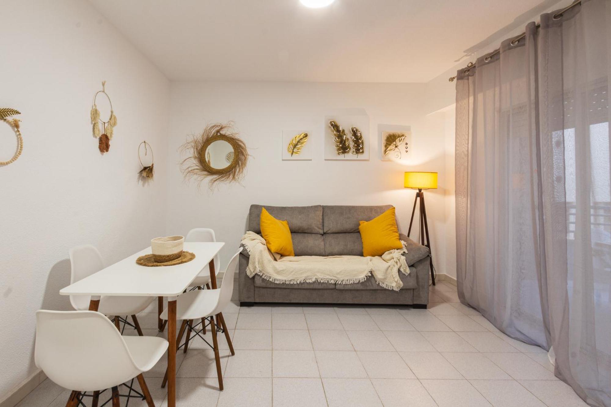 Menabrea Holiday House Near The Beach And Airport Santa Pola Eksteriør bilde
