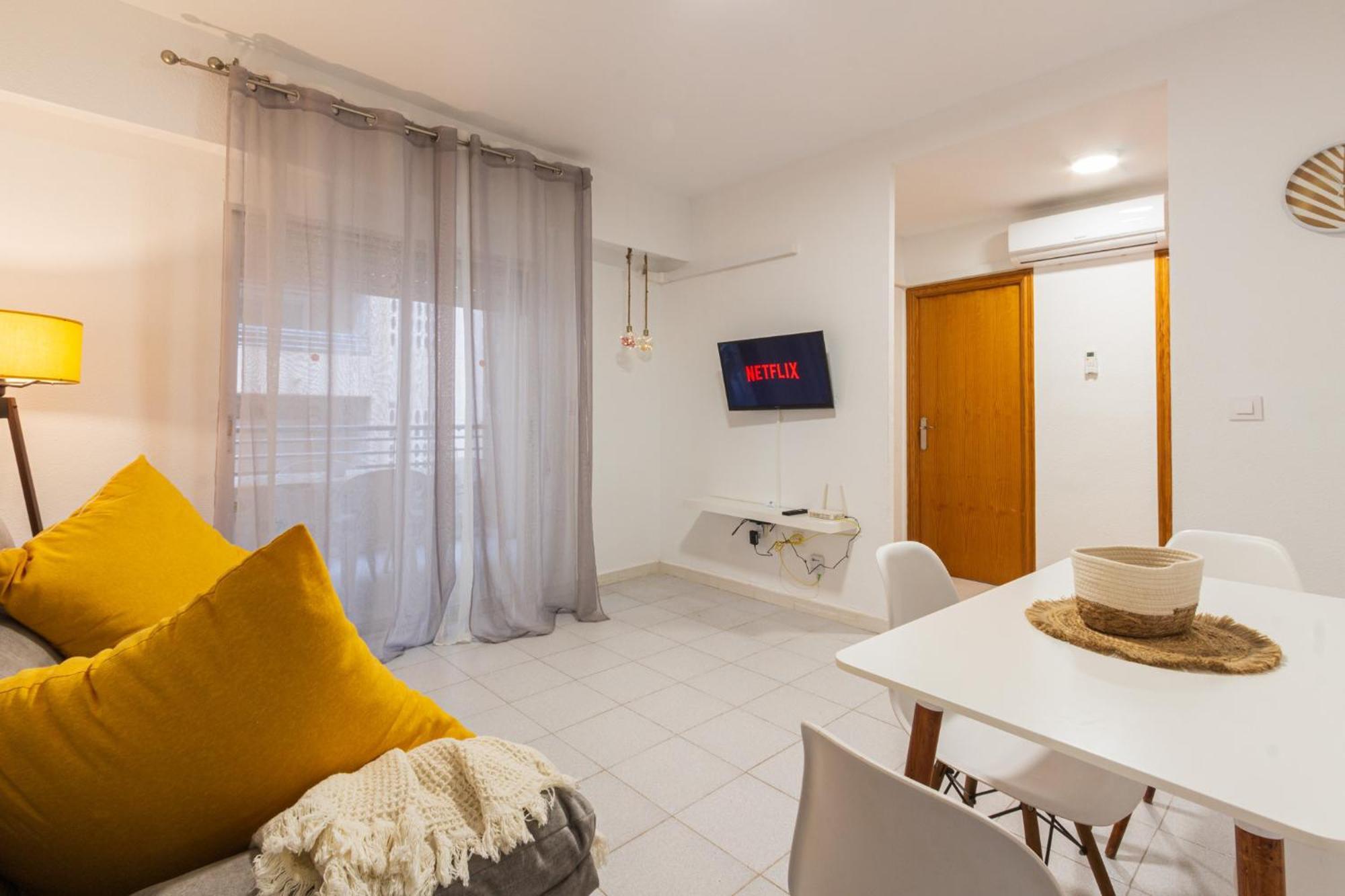 Menabrea Holiday House Near The Beach And Airport Santa Pola Eksteriør bilde