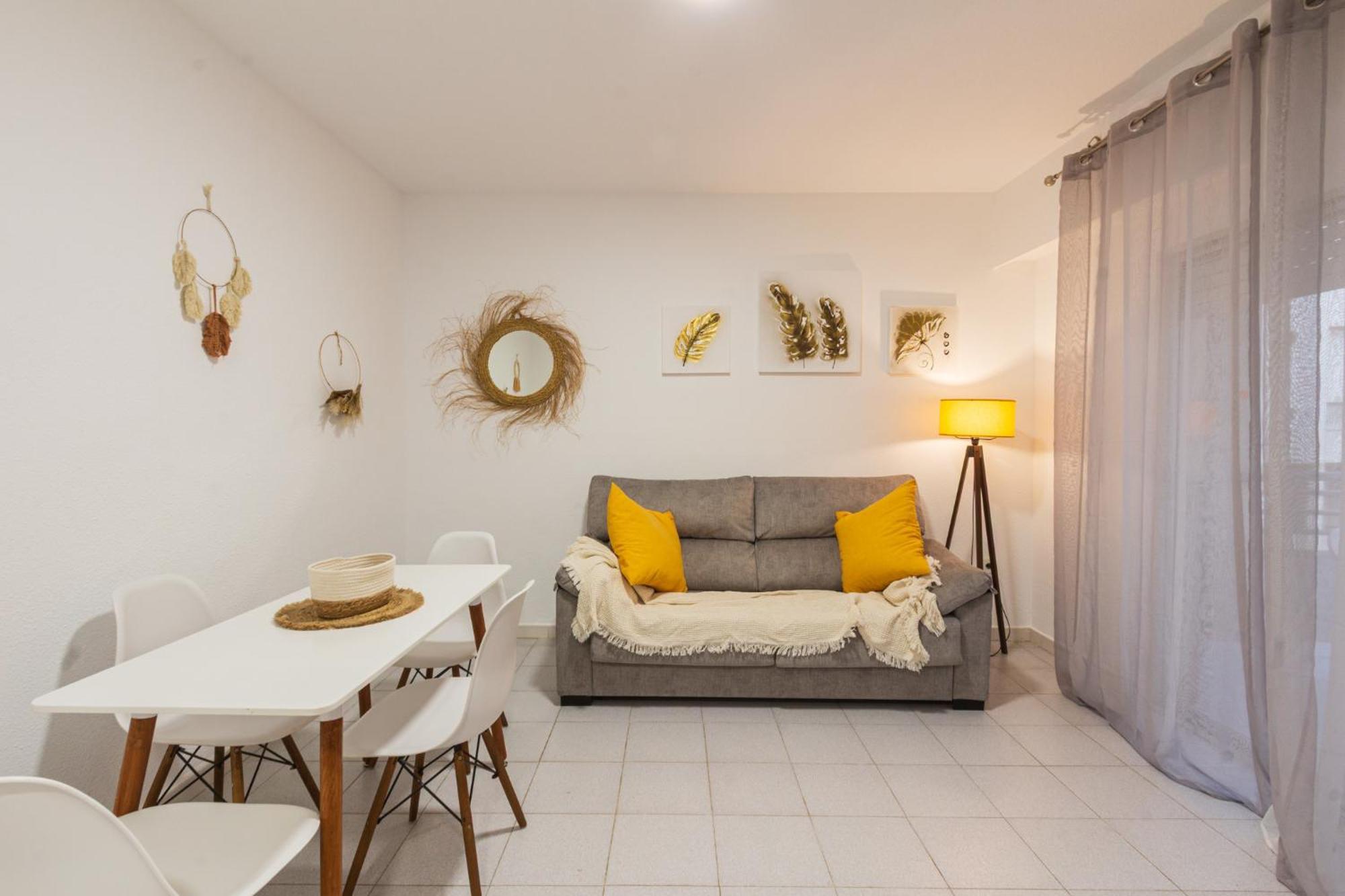 Menabrea Holiday House Near The Beach And Airport Santa Pola Eksteriør bilde