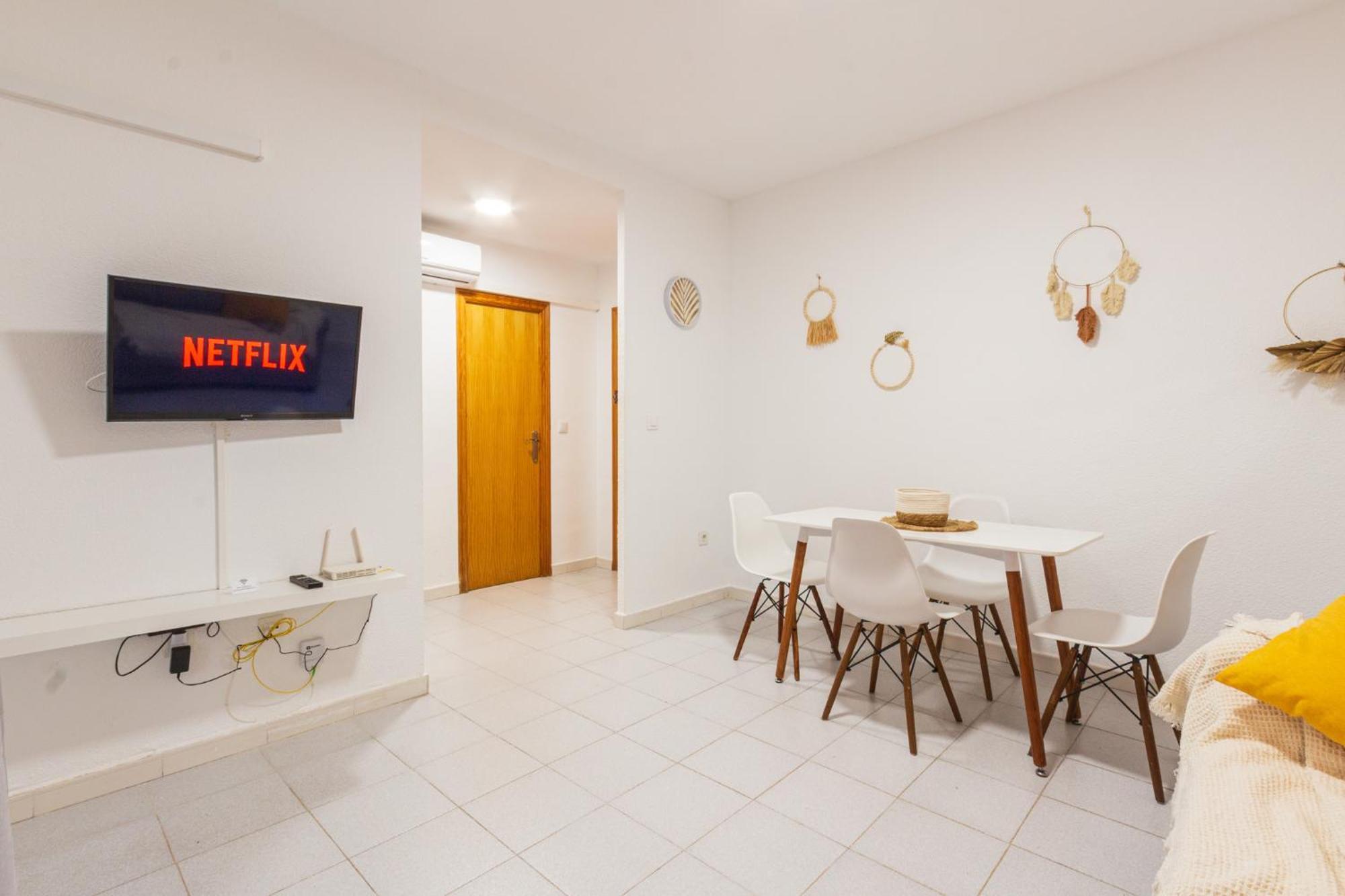 Menabrea Holiday House Near The Beach And Airport Santa Pola Eksteriør bilde